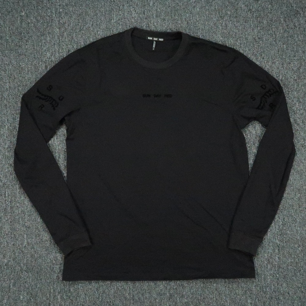 Sun Day Red Shirt Mens Medium Black Long Sleeve Tee Spellout Golf Tiger Woods